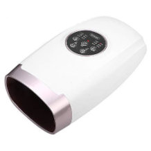 Semme masseur de mains